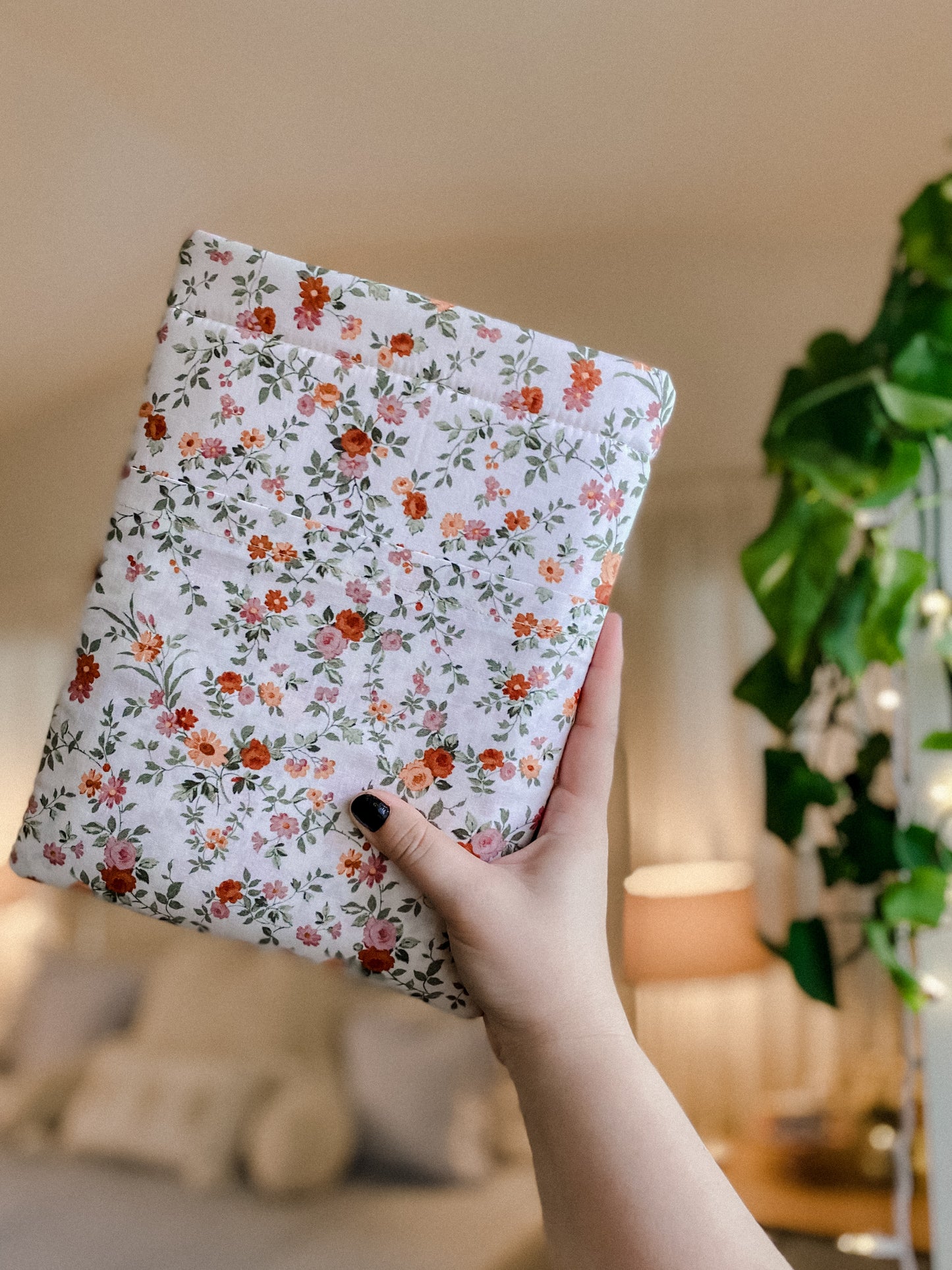 Maisie Booksleeve