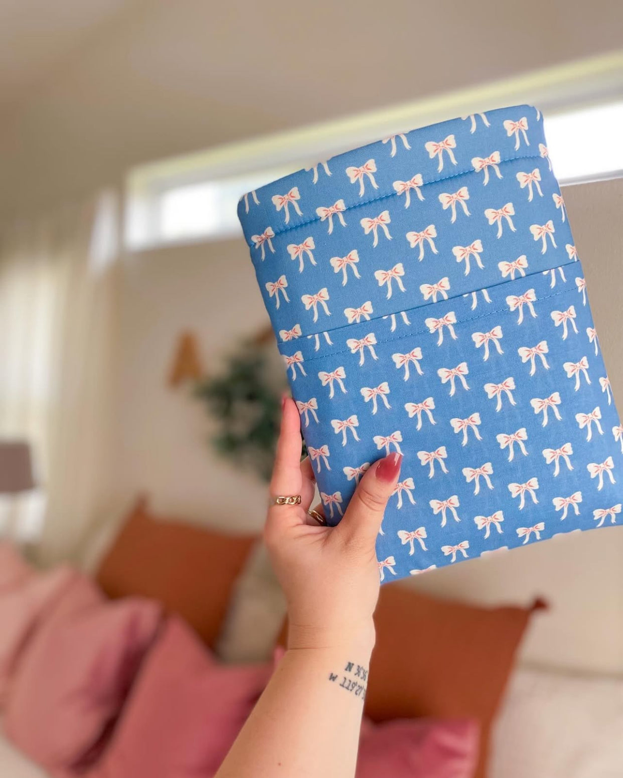 Maysalee Booksleeve