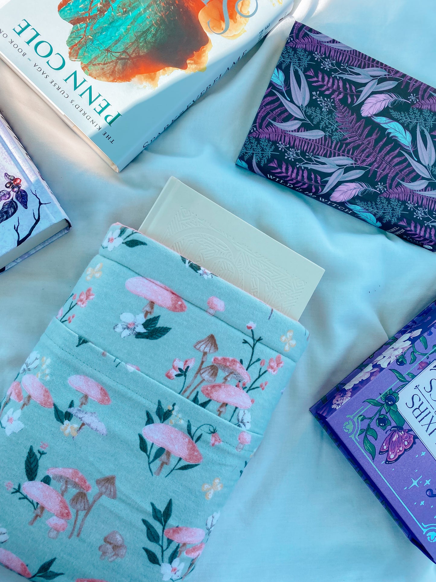 Della Booksleeve