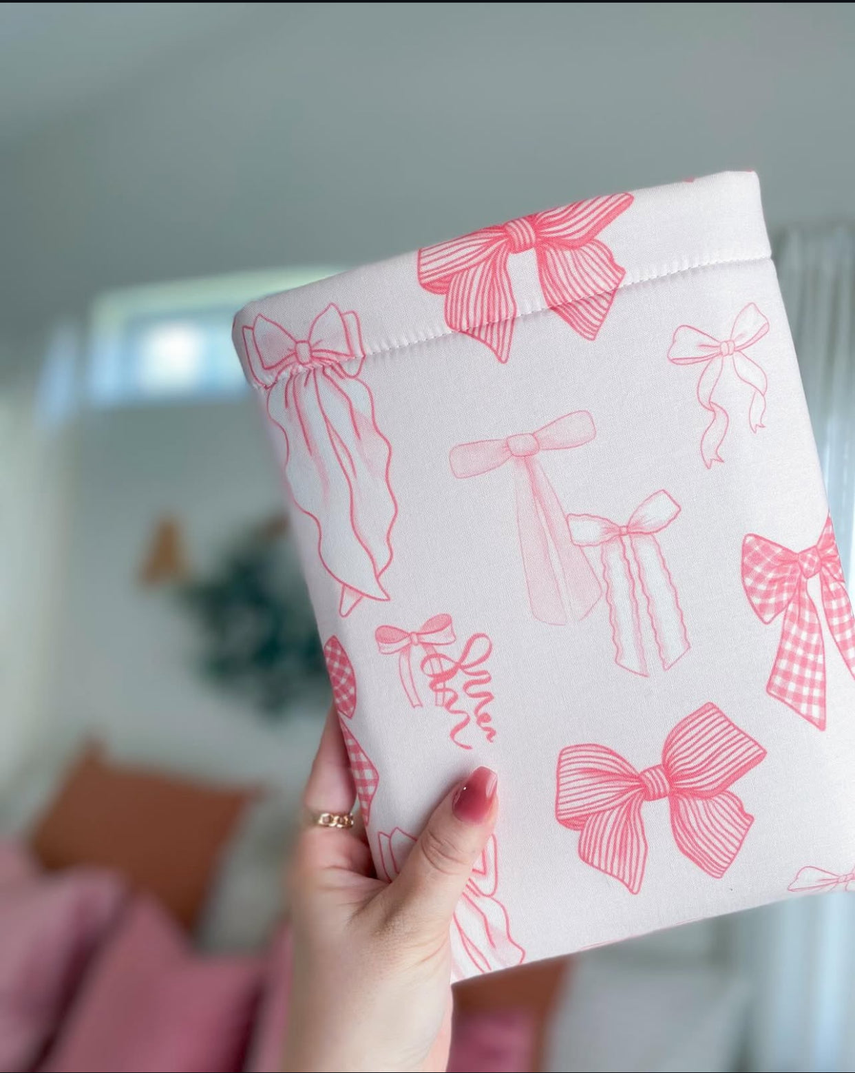 Abigail Booksleeve