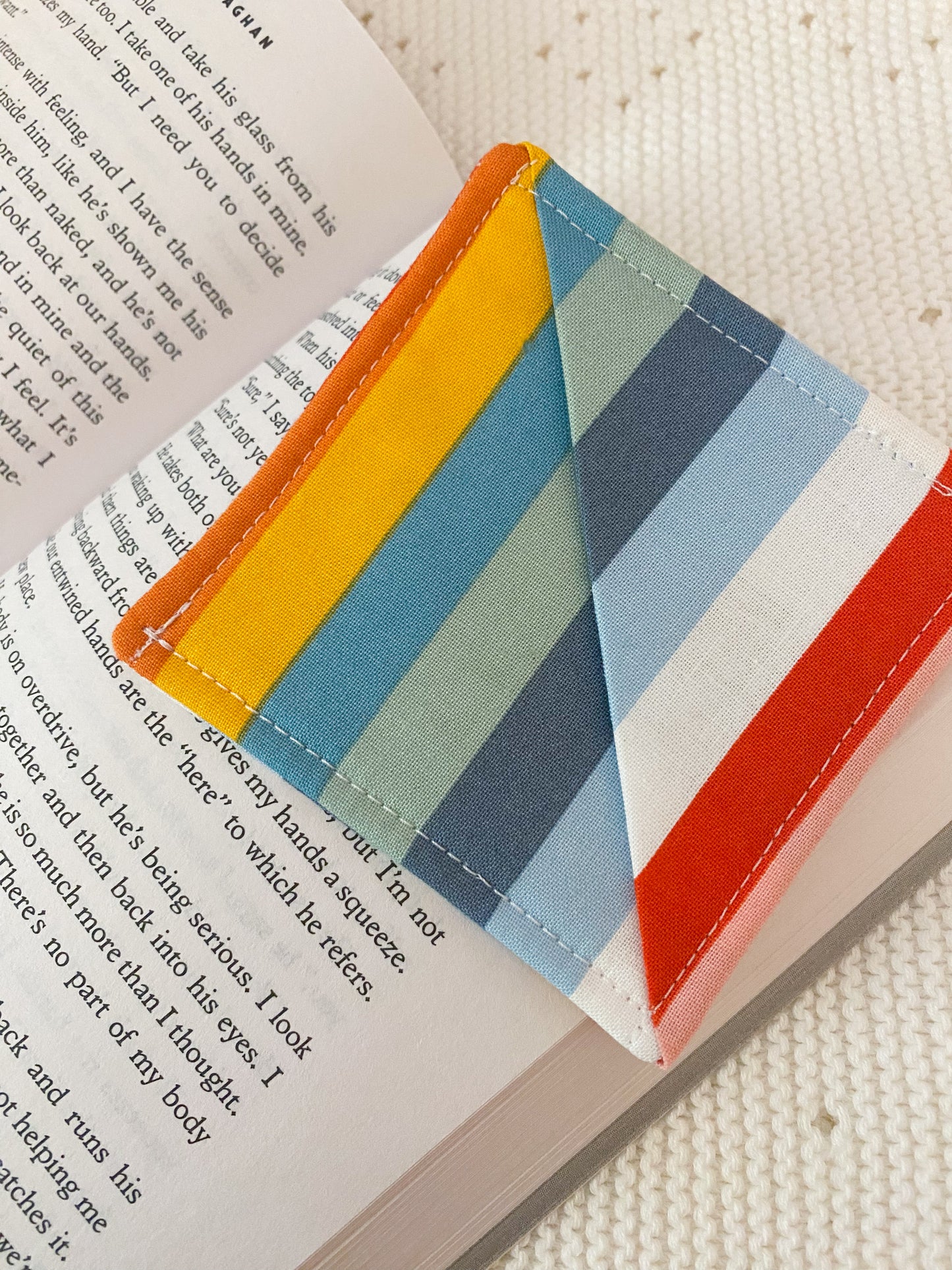 RAINBOW CORNER BOOKMARK