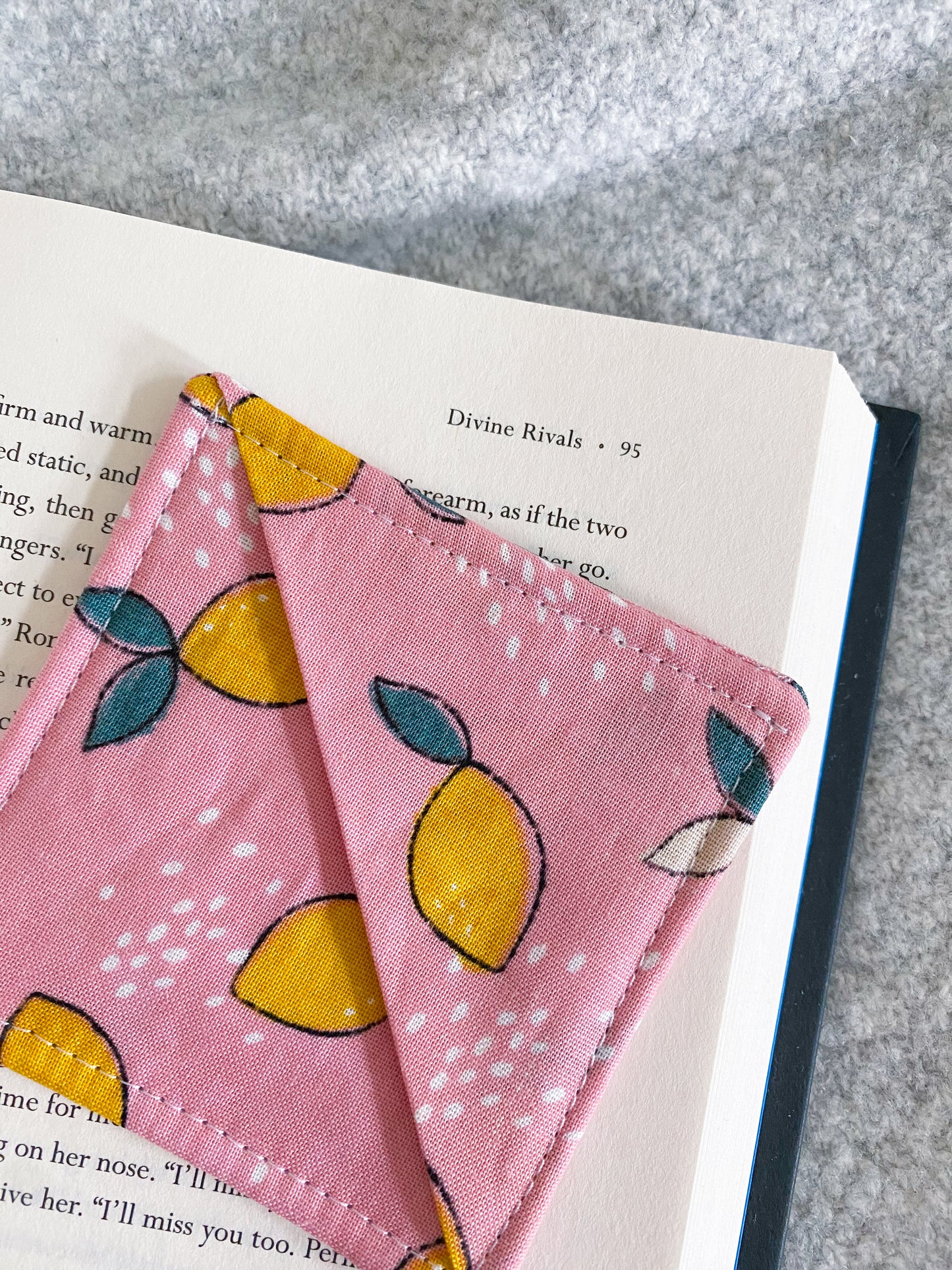 LOVELY LEMONS CORNER BOOKMARK