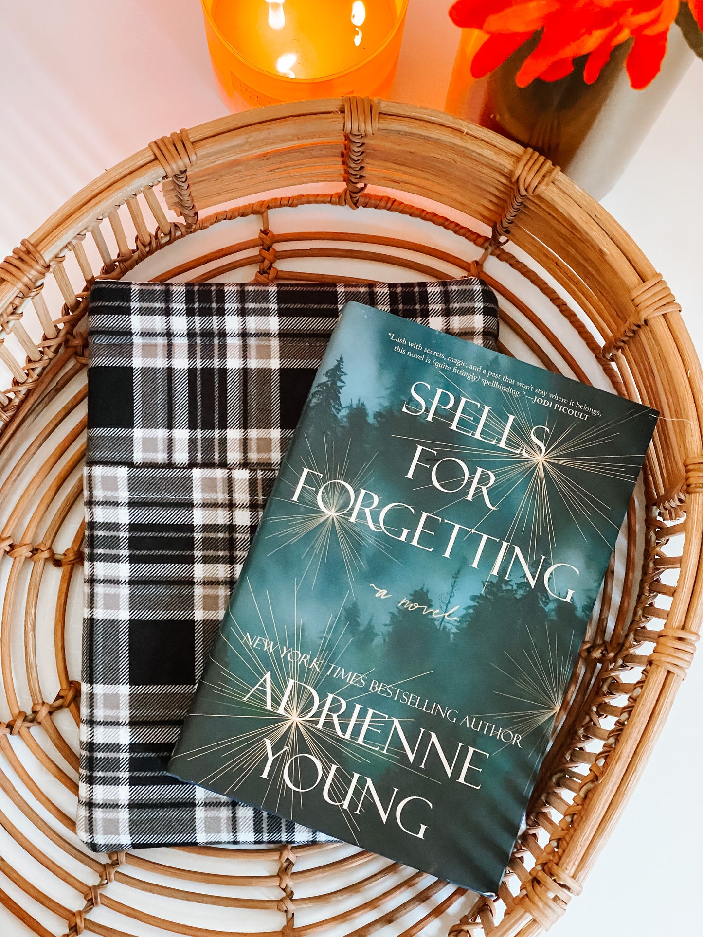 FIRESIDE READING FLANNEL BOOKSLEEVE