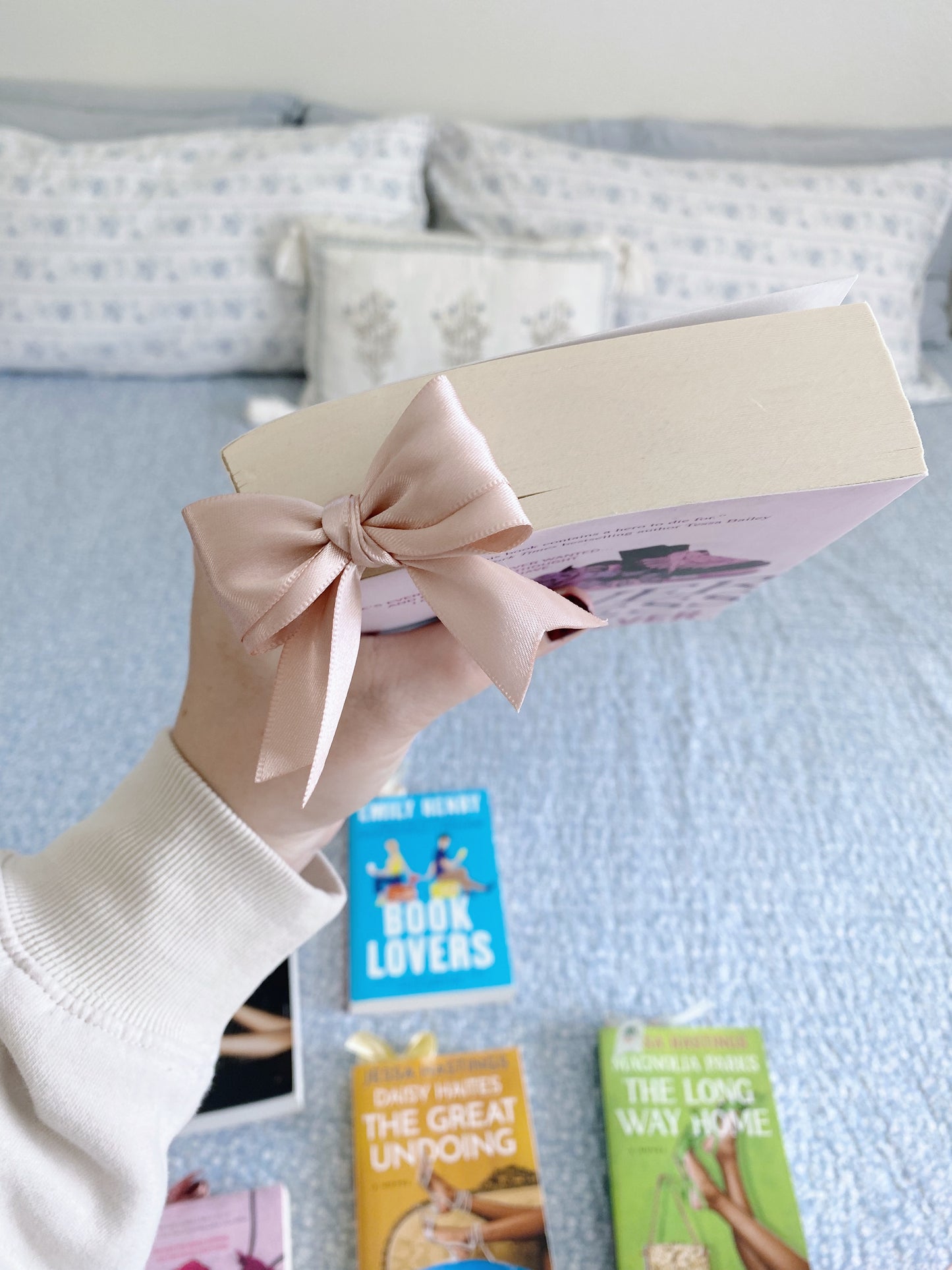 Ribbon Bow Bookmark in Champagne