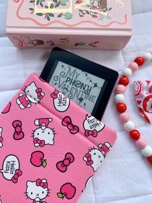 HELLO KITTY PINK BOOKSLEEVEE