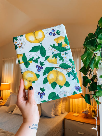 Flora Booksleeve