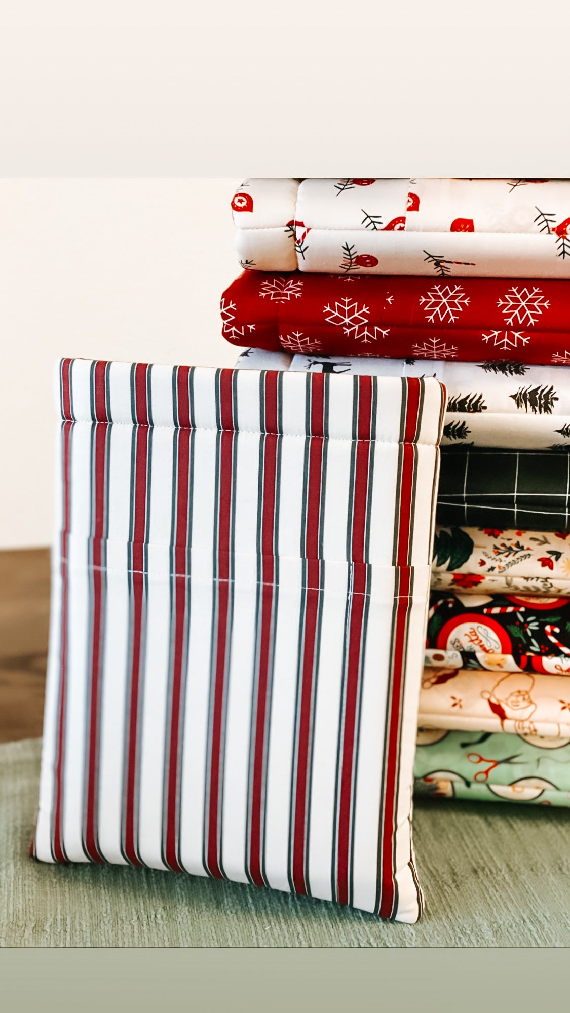 CANDY STRIPES BOOKSLEEVE