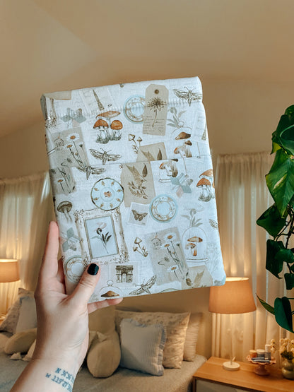 Olivia Booksleeve