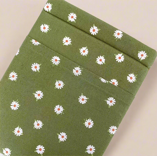 DAISY GREEN BOOKSLEEVE