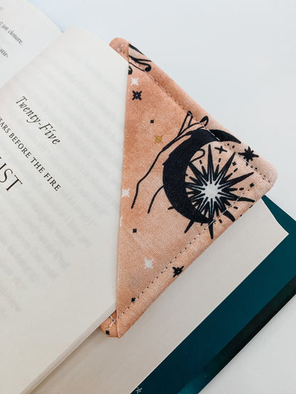 INVISIBLE STRING CORNER BOOKMARK