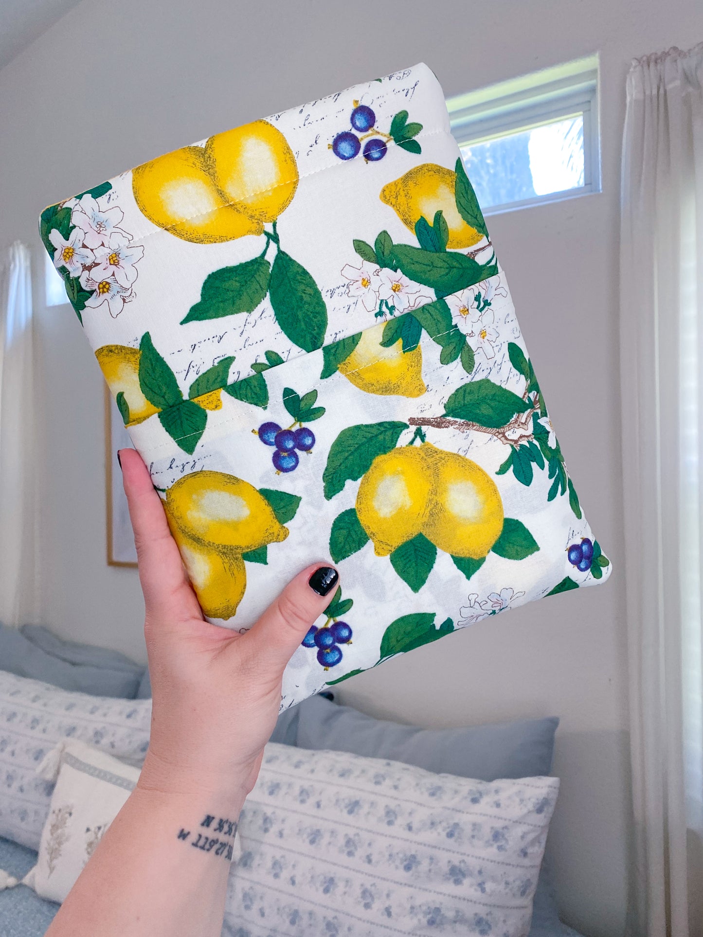 Lemon Twist Booksleeve