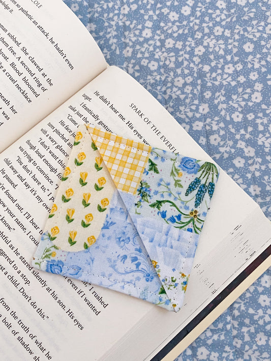 Sunshine Cottage Bookmark Corner