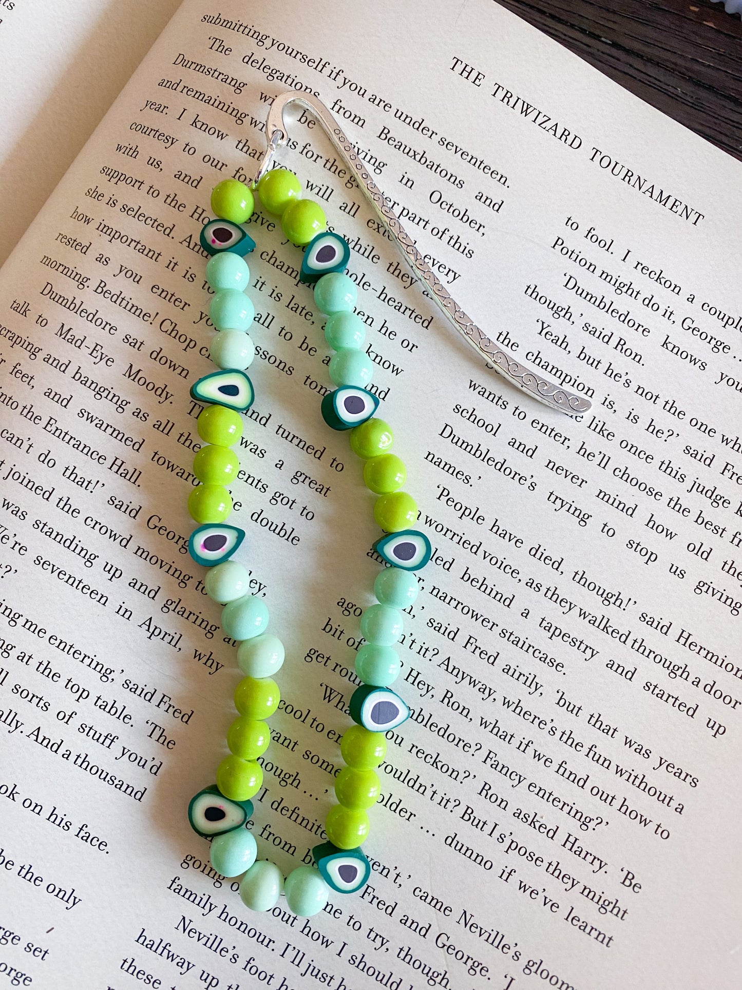 Bestie Beaded Bookmark "Avo Love"