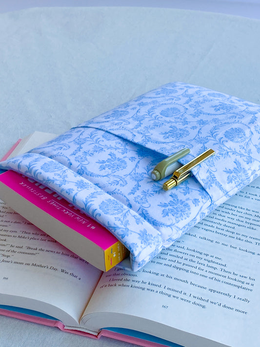 Capri Booksleeve