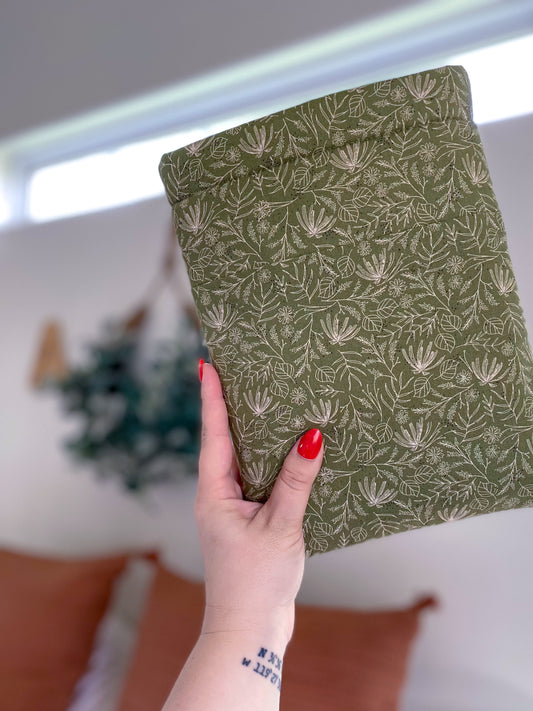 GREEN FLORAL BOOKSLEEVE