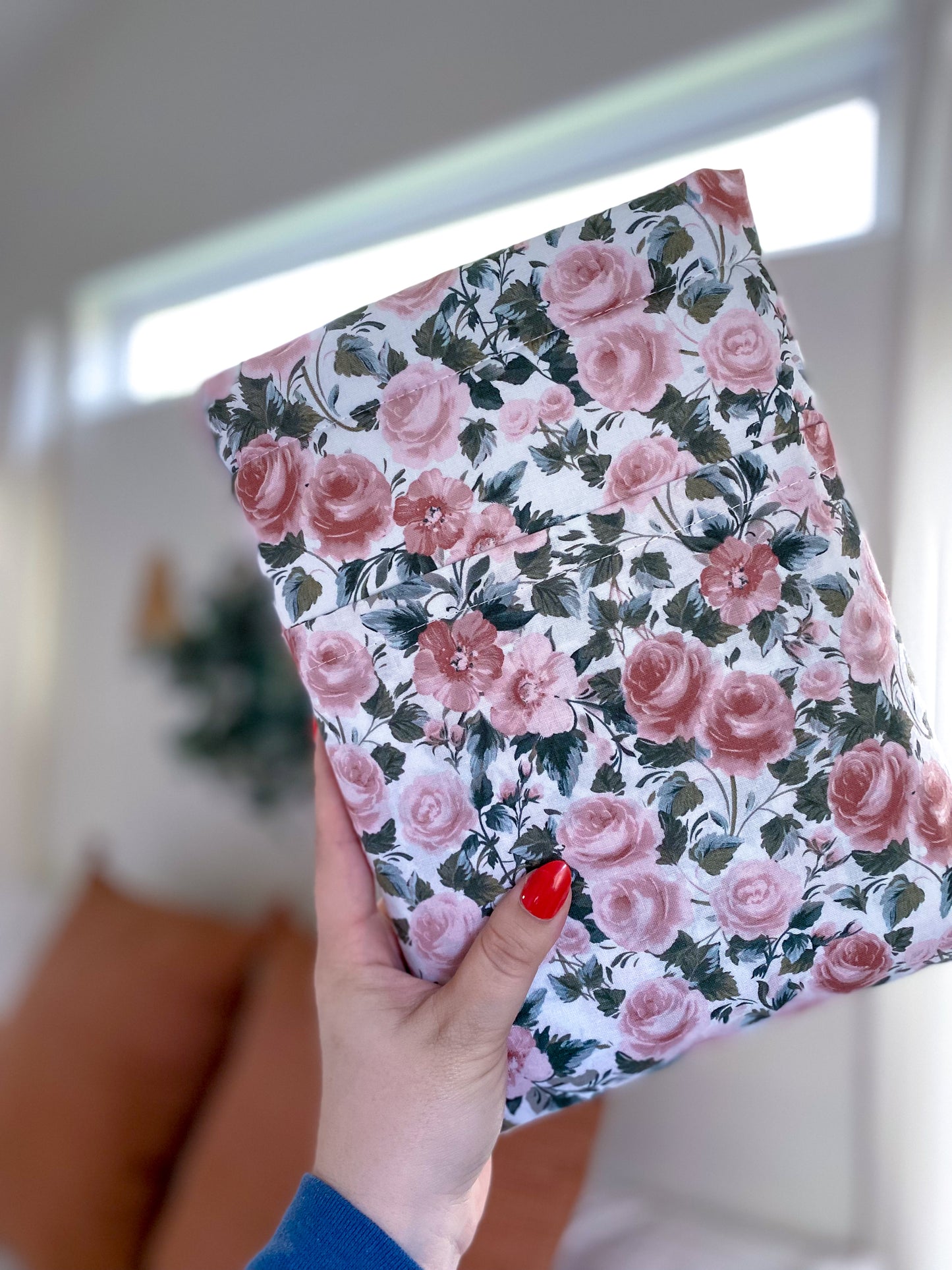 ROSE GARDEN BOOKSLEEVE