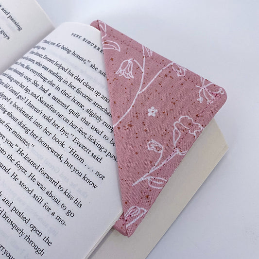 PINK FLORAL CORNER BOOKMARK