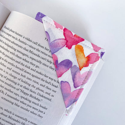 WATERCOLOR HEARTS CORNER BOOKMARK